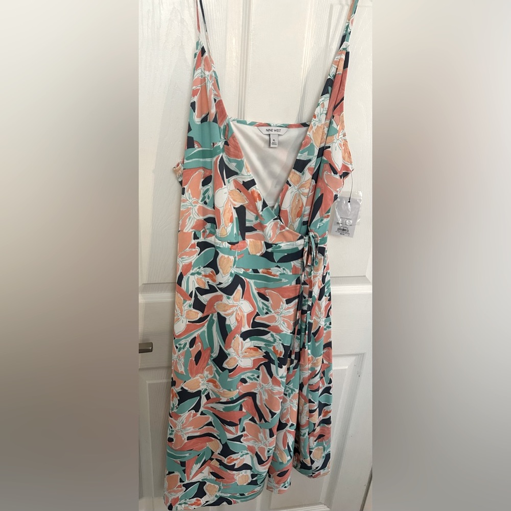 New with tags Nine West Faux Wrap Strappy MIDI Dress floral sz XL